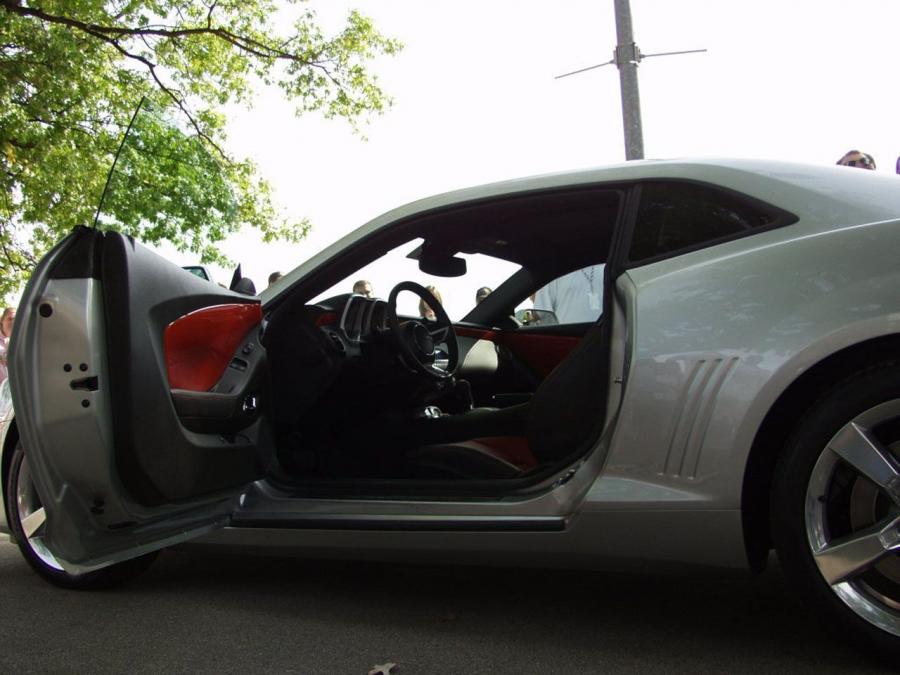  Chevrolet Camaro SS 2008 года  (фото 8 из 10)